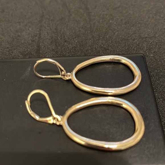 Gold tone lever back drop earrings. 2”Beautiful earrings for casual or an event. - Picture 2 of 2